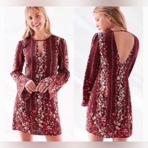 Urban Outfitters Kimchi Blue Keyhole Mini Dress - Size Small / Burgundy Floral